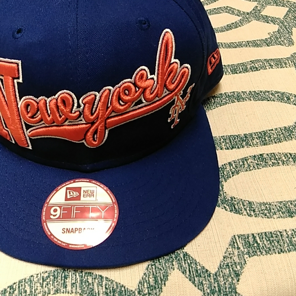 Mens hat.